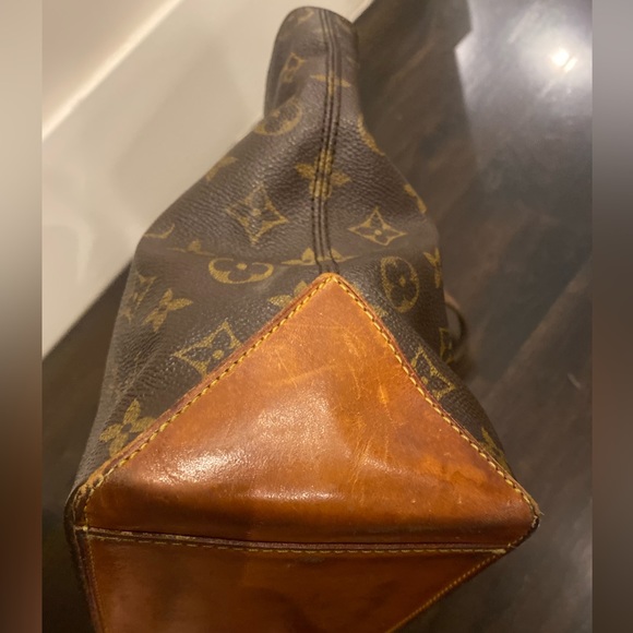 Louis Vuitton Tote Bag - Picture 12 of 14
